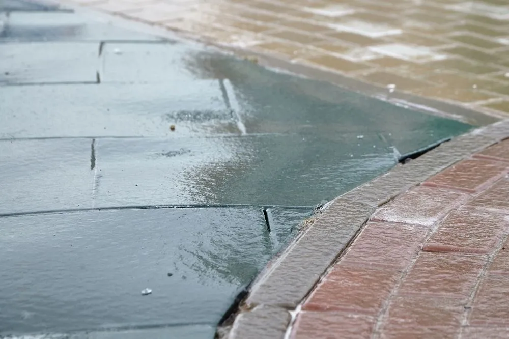 Kinek a felelőssége az ónos eső feltakarítása?