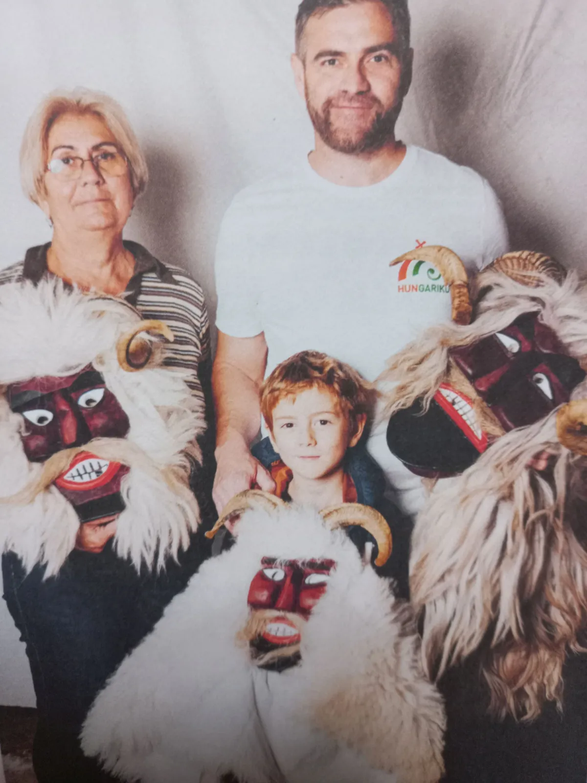 Busójárás a Hafner család körében.