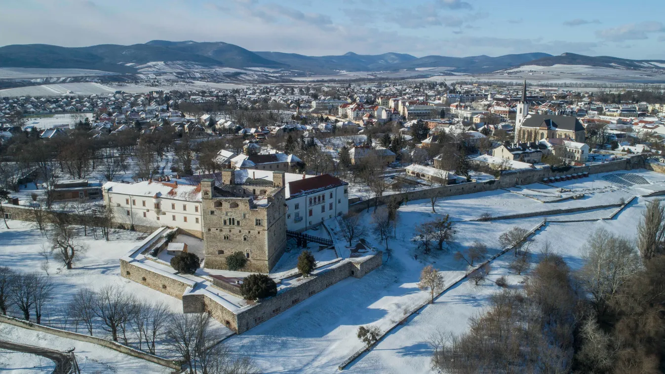 Egy tökéletes hétvége Sárospatakon: termálvíz, borospincék és zempléni kalandok