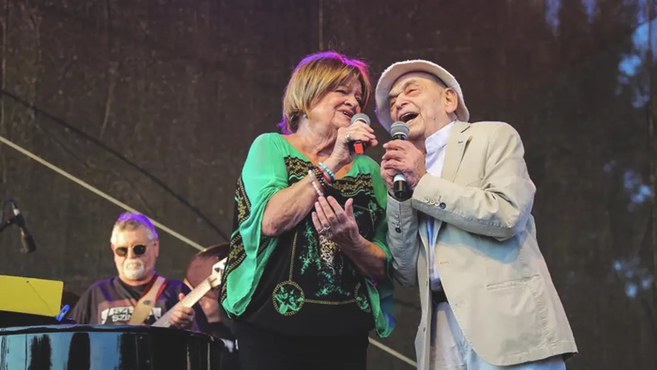 Fekete zászló és üres utcák: Voith Ági halála megrendítette a várost