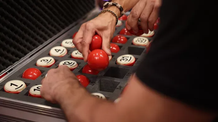 Hatoslottó: kihúzták a 2 milliárd forint érő nyerőszámokat