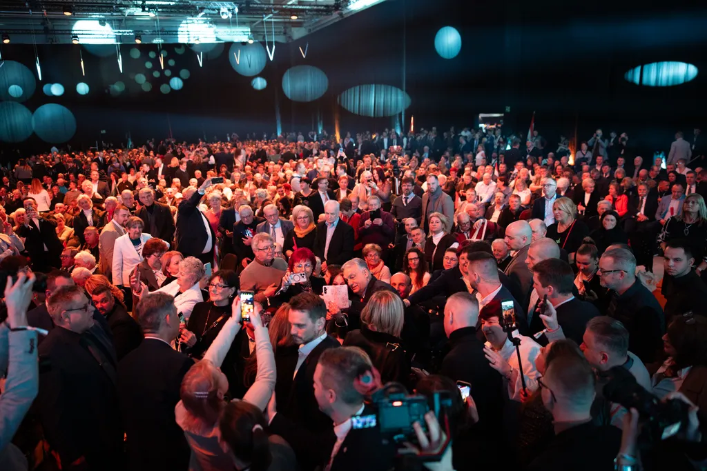 Fidesz kongresszus 2026 01 10 orbán viktor szelfi