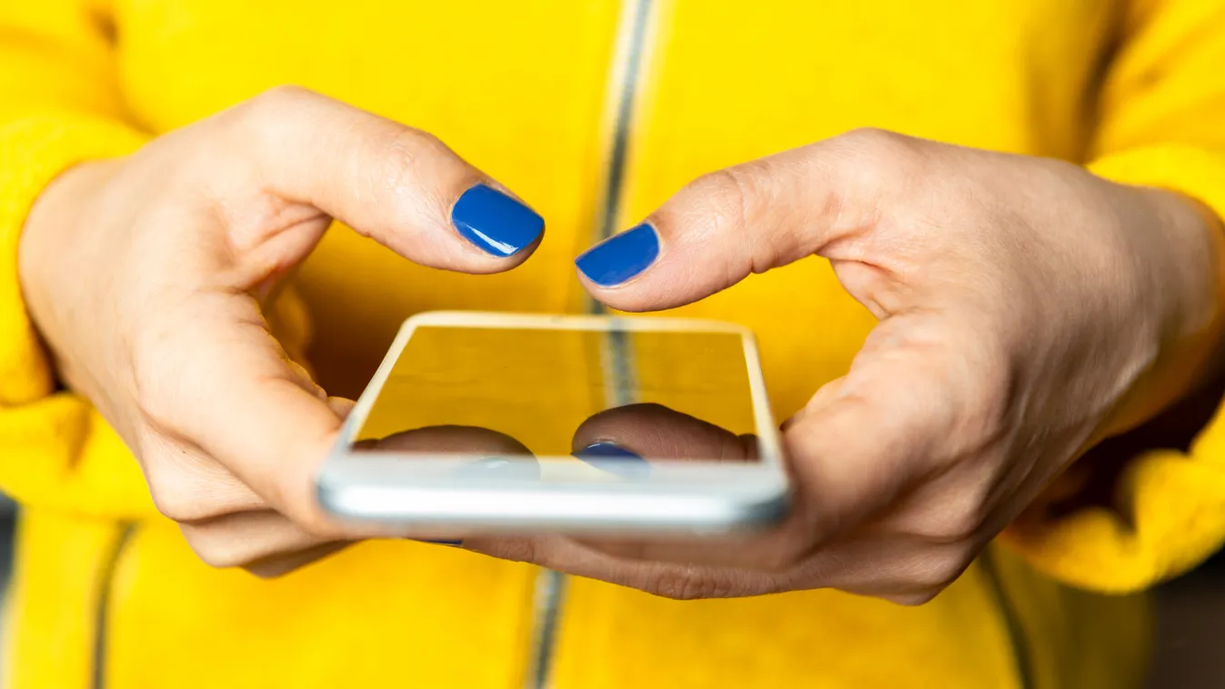 Ausztrália lépett: decembertől tilos a közösségi média 16 év alatt