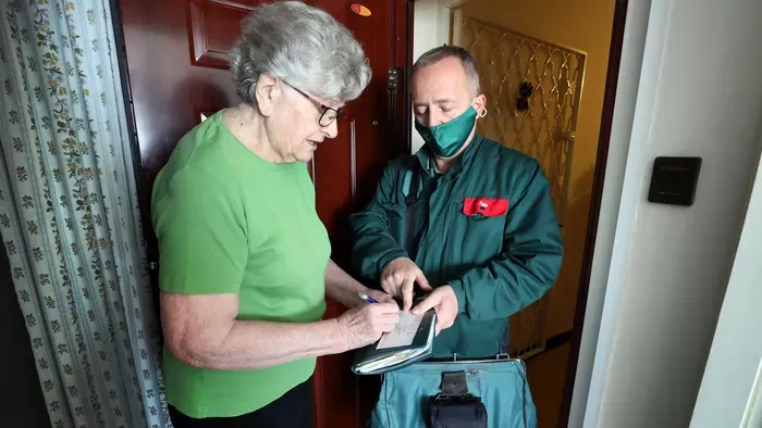 Elindultak a postások az emelt nyugdíjakkal