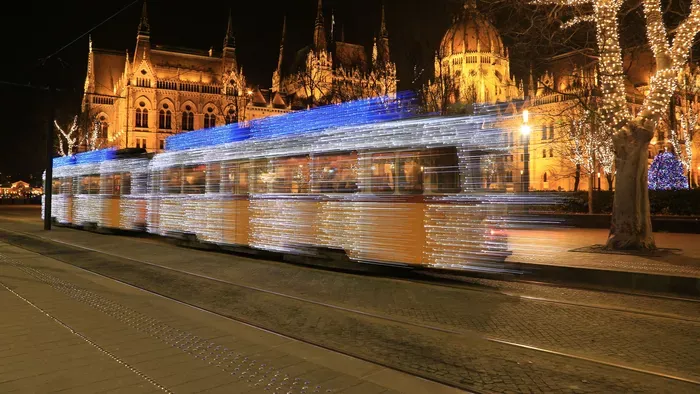 Felborult a közlekedés Budapestet: lezárták az Etele utat