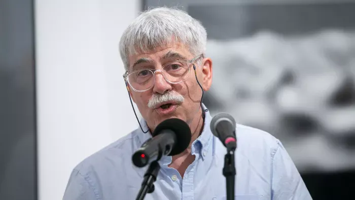 Orosz István jellegzetes mély hangja a filmekben él tovább