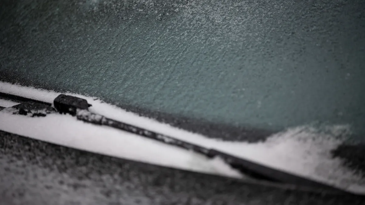 Honnan kapta a nevét az ónos eső?