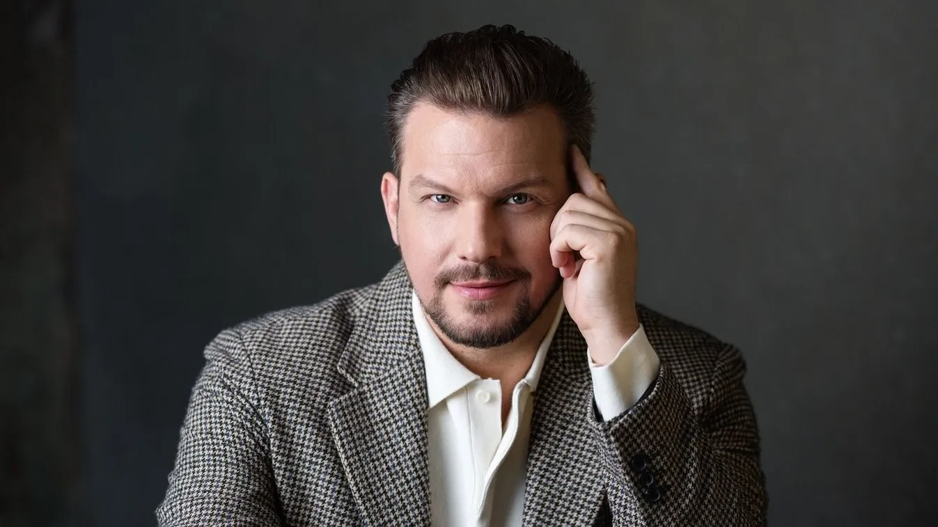 „Még nem tudni pontosan, mi történt” – előadás közben megsérült a népszerű magyar színész, nem tudni, mikor léphet színpadra