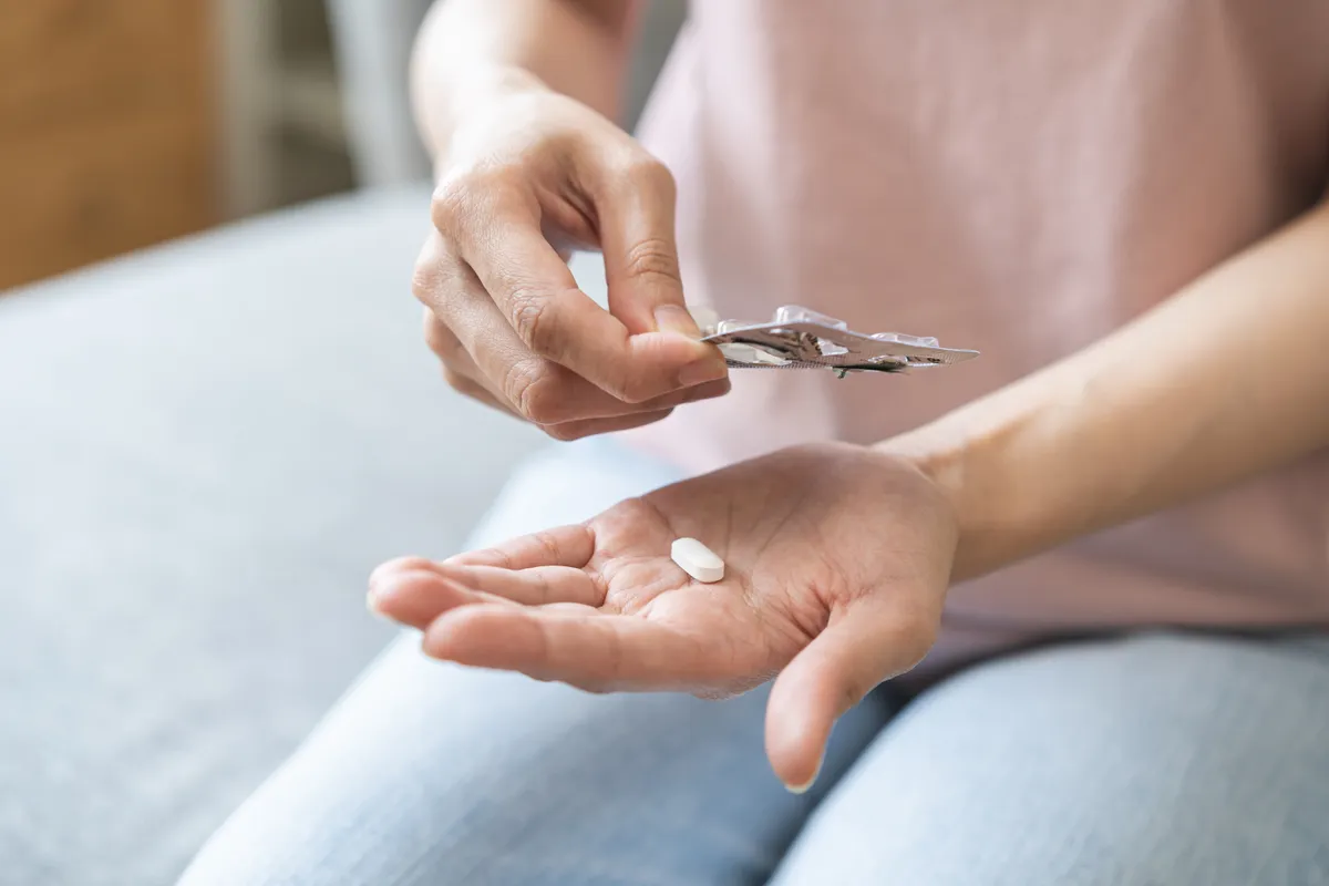 Fájdalomcsillapító gyógyszerbevétel.