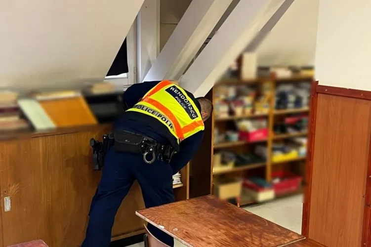 A bombariadó 7 oktatási és 9 közintézményt érintett