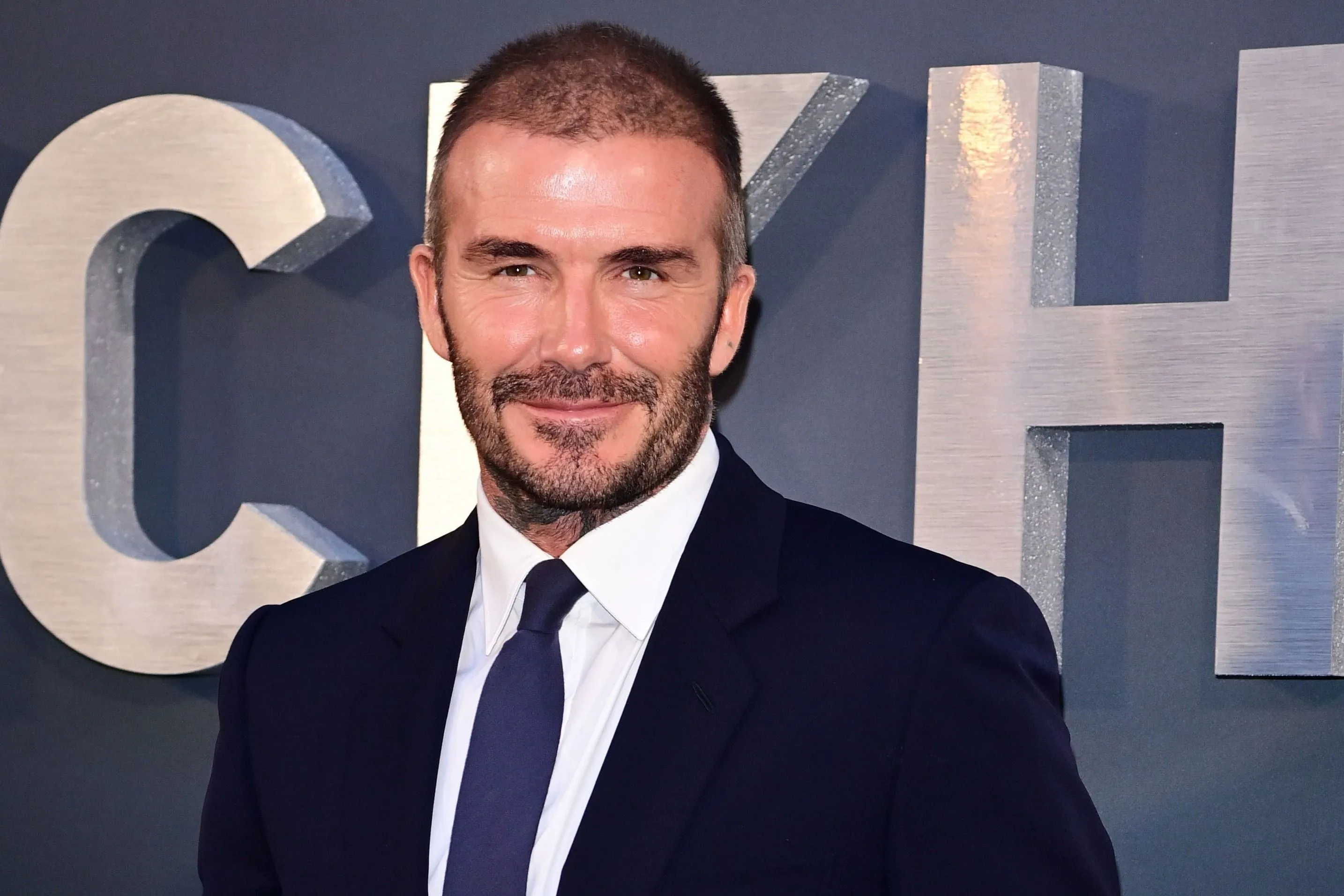 David Beckham titokban kapcsolatba lépett fia feleségével