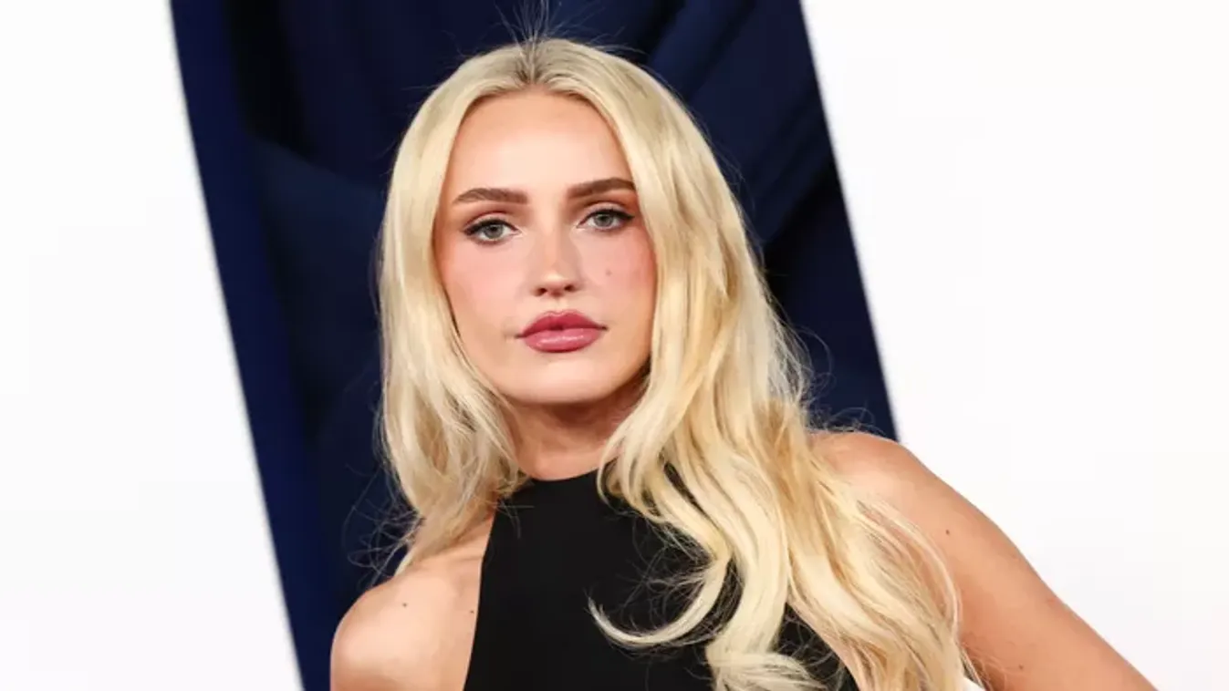 Aprócska bikiniben hódít Taylor Fritz szuperszexi barátnője