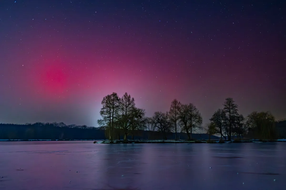 Nagykanizsa, 2026. január 20. Sarki fény (aurora borealis) látszik az északi égbolton Nagykanizsa határában 2026. január 19-én.