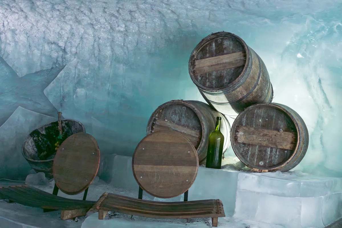 Százéves whisky az Antarktiszon (illusztráció), az egyik legérdekesebb jégbe fagyott lelet.