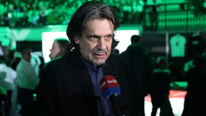 Aki Ursula von der Leyent támogatja, az Brüsszel oldalán áll