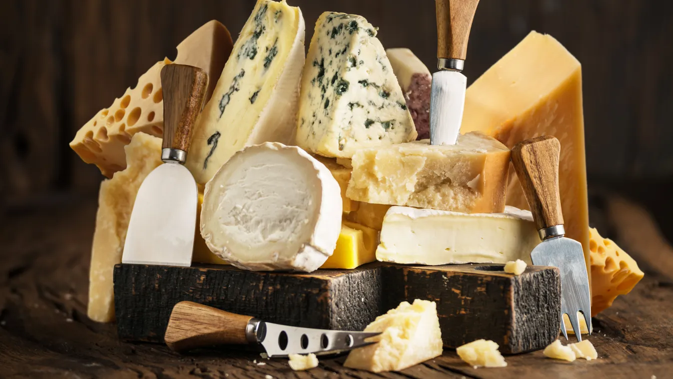 Finom sajtok szépen tálalva, amelyek közül néhány szívkárosító hatással bír.