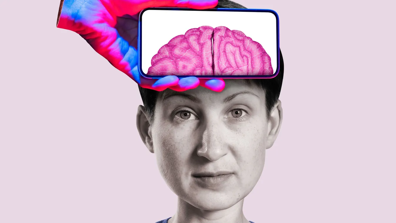 Nő feje elé tartott telefon egy aggyal a tesztben