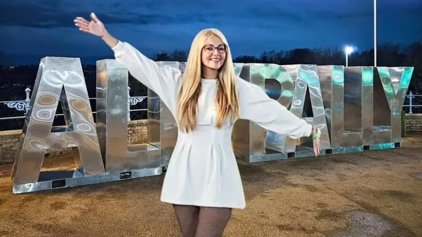 Sarah meghódította a szurkolókat, őt tartják a legszexibb női dartsosnak