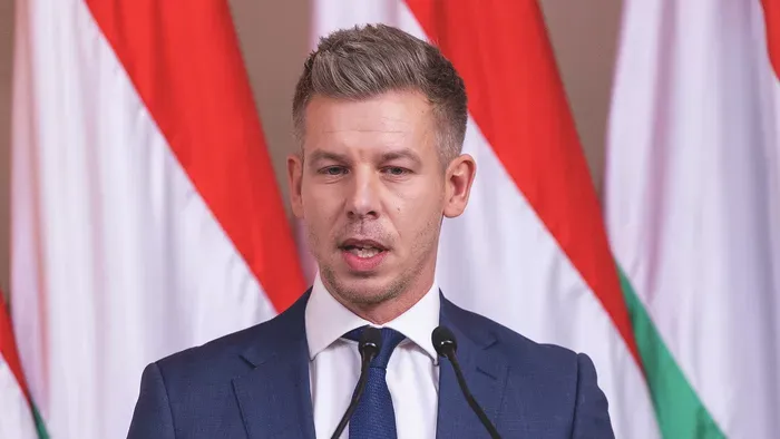 "Üres székek, üres ígéretek. Magyarország sorsa volt a tét, és a Tisza párt be sem ment szavazni"