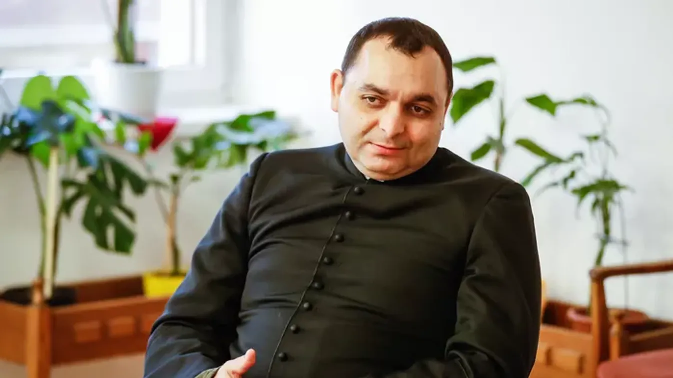 Orsos Zoltán atya egy év alatt 50 kilót fogyott: „A papnak sem luxus a sport”