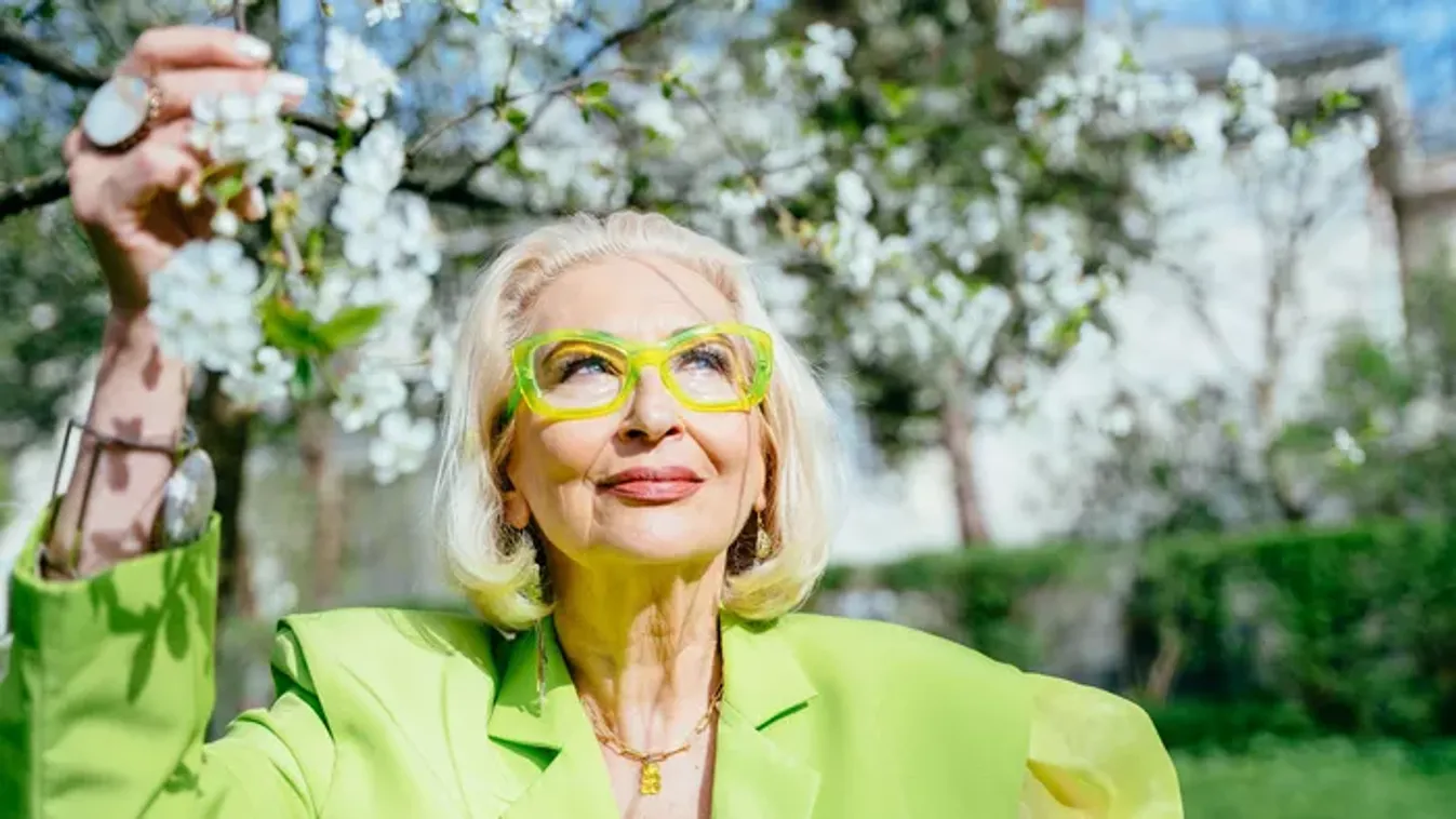 Ezt az árnyalatot viselik 2026 tavaszán a legdivatosabb nők – Minden korosztálynak lenyűgözően áll