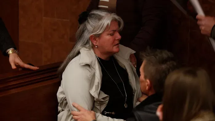 Idegösszeroppanást kapott a gyászoló anya