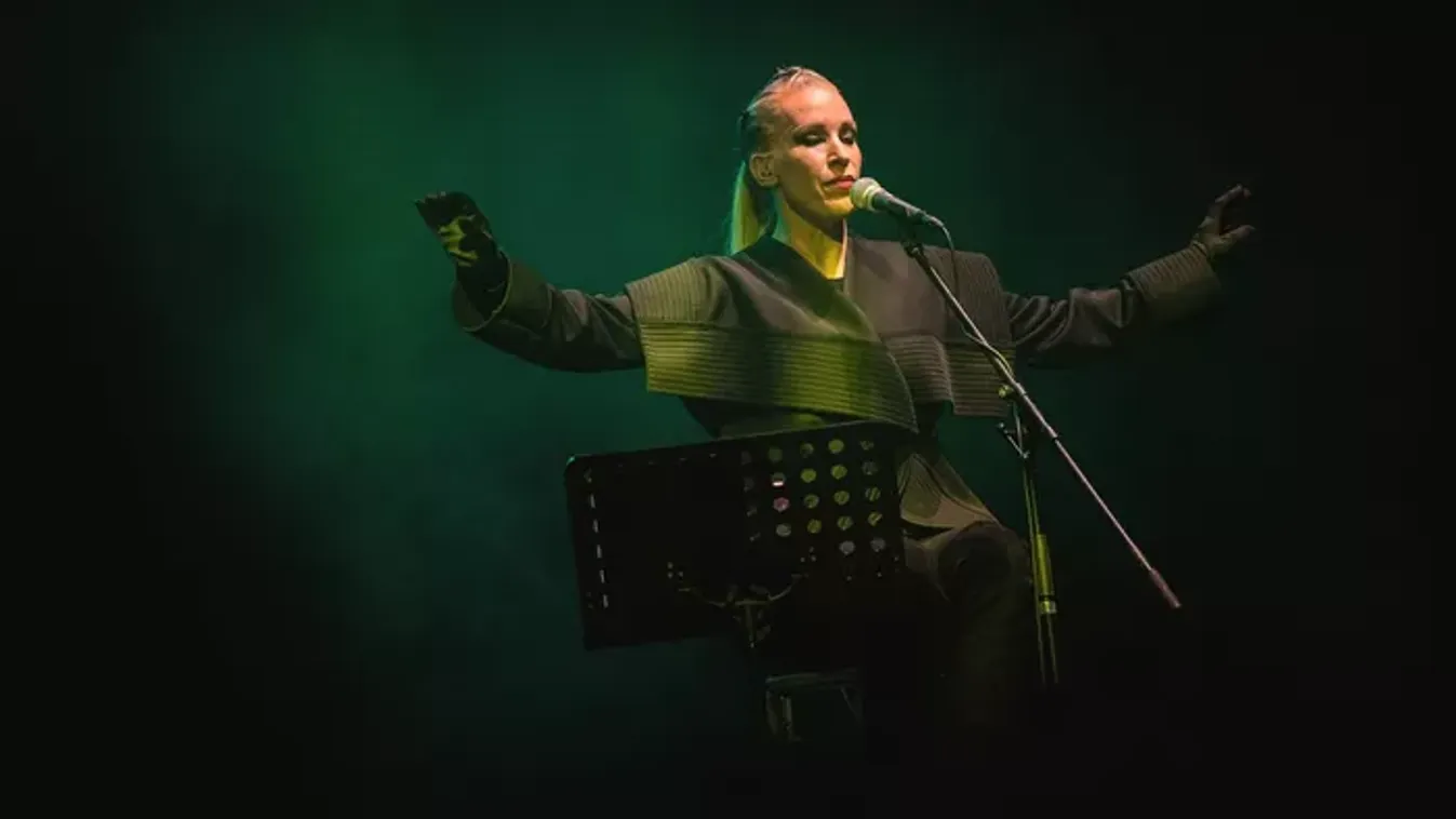 Szem nem marad szárazon: így még biztos nem hallottad Molnár Piroskát