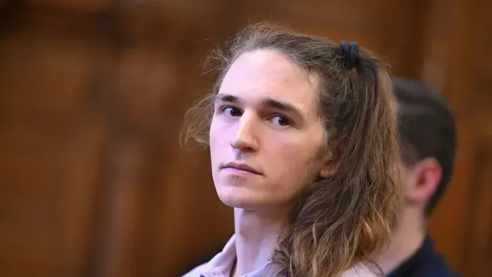 8 év börtönt kapott a szélsőbaloldali nemváltó