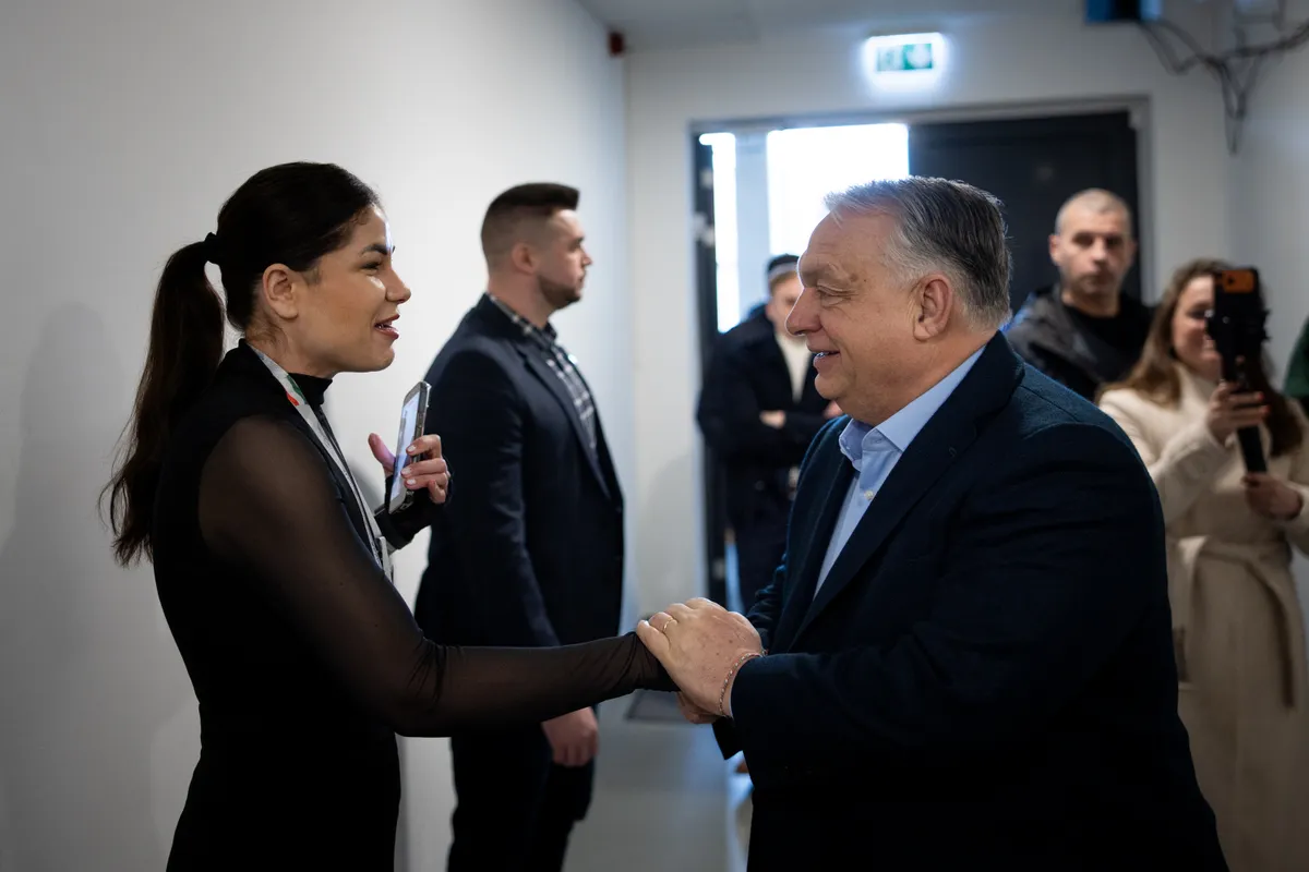 2025. 02. 07. DÁP, HEGY, háborúellenes gyűlés, szombathely
Gáspár Evelin és Orbán viktor