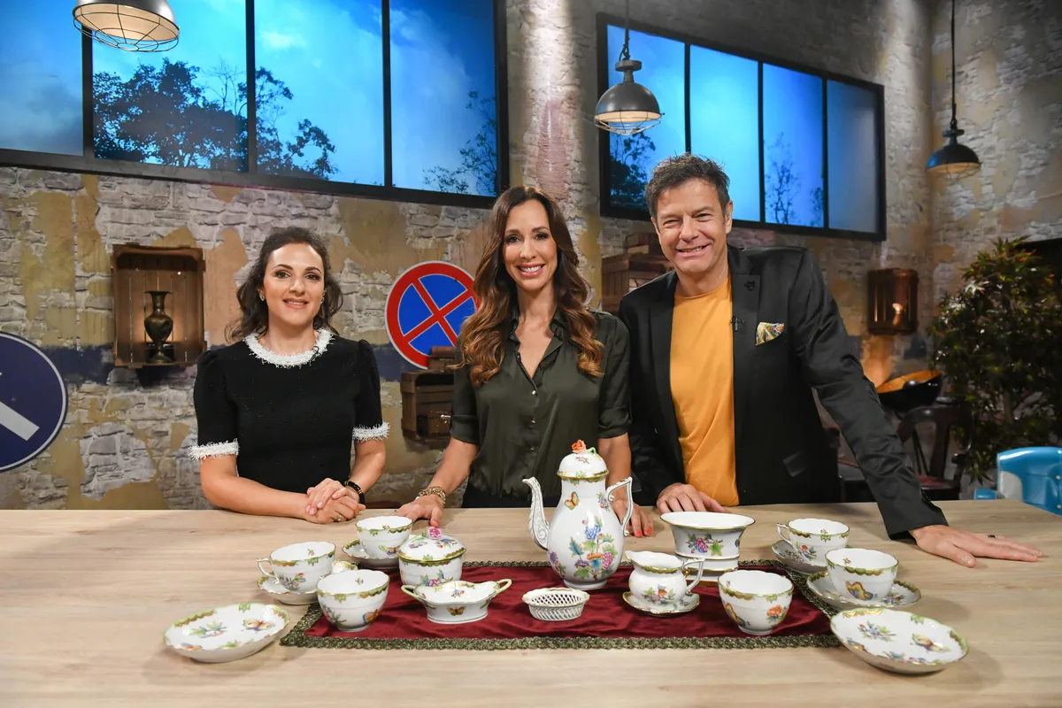 Demcsák Zsuzsa édesapja Herendi szettjével ment a Kincsvadászok stúdiójába.