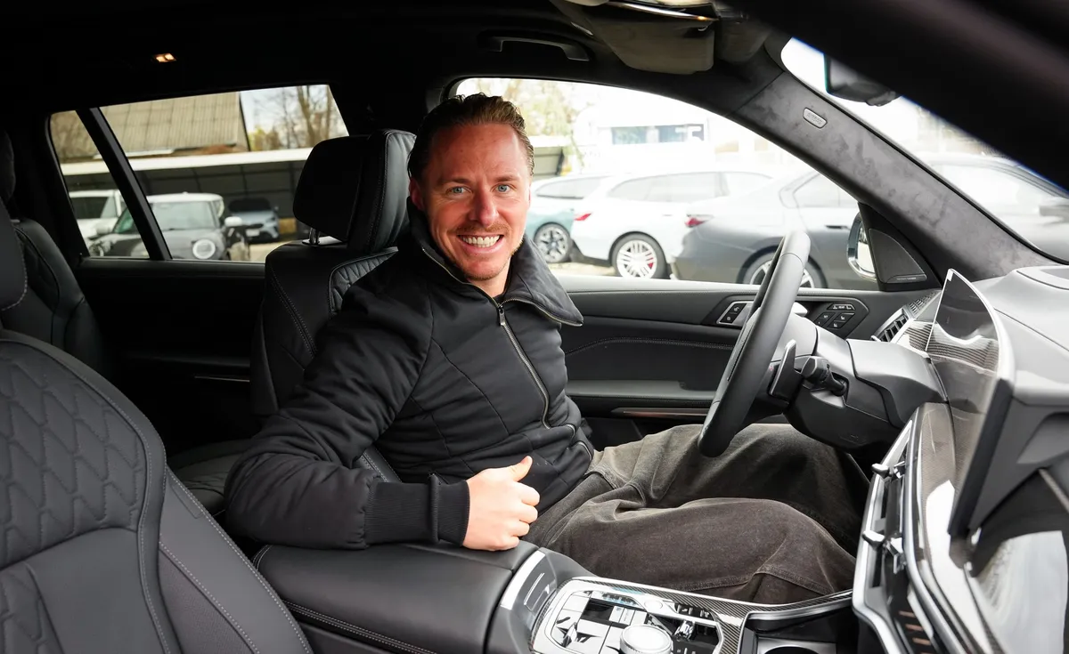 Dzsudzsák Balázs autója egy BMW X7