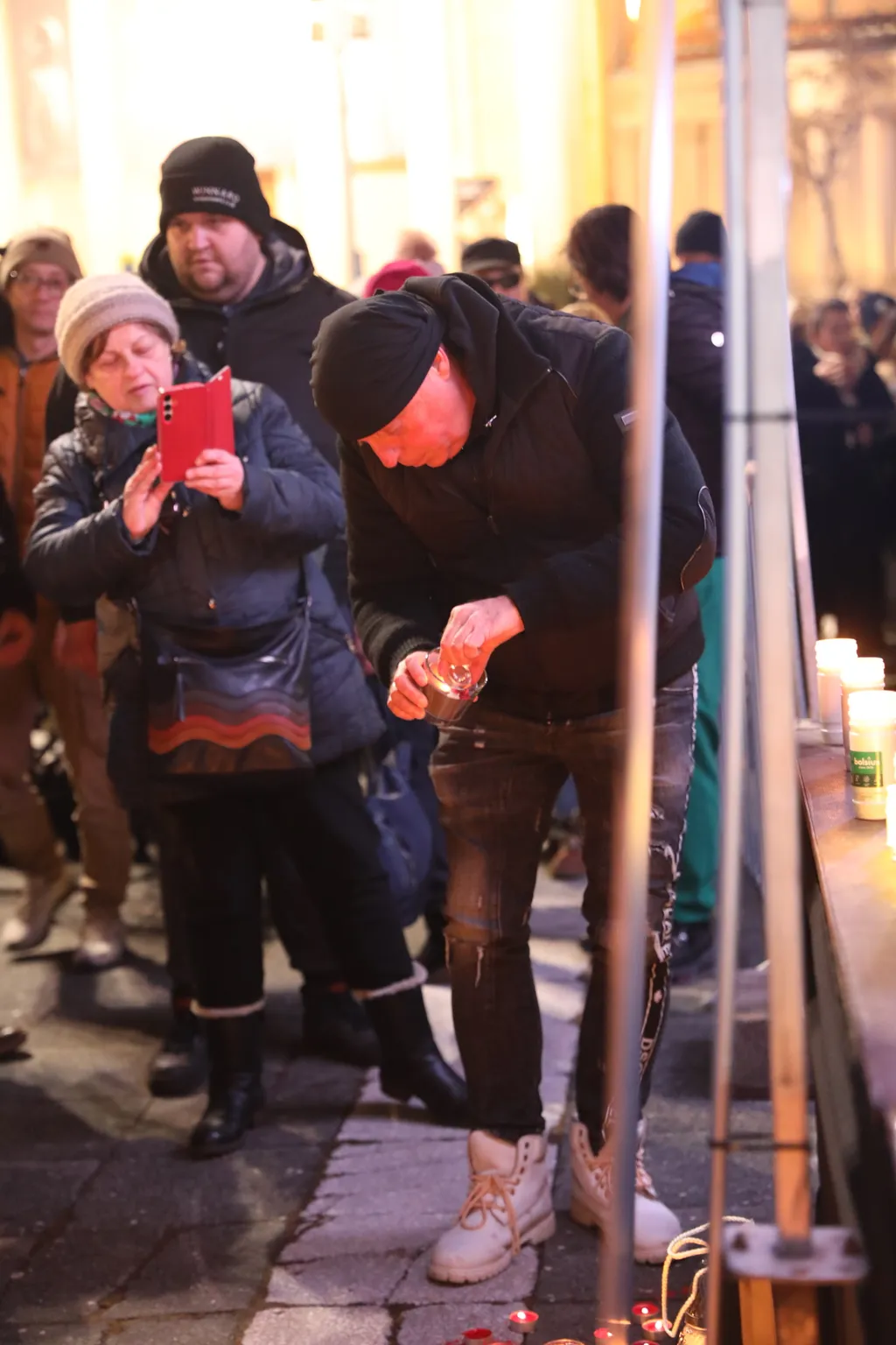 Gyertyagyújtás Fenyő Miklósért