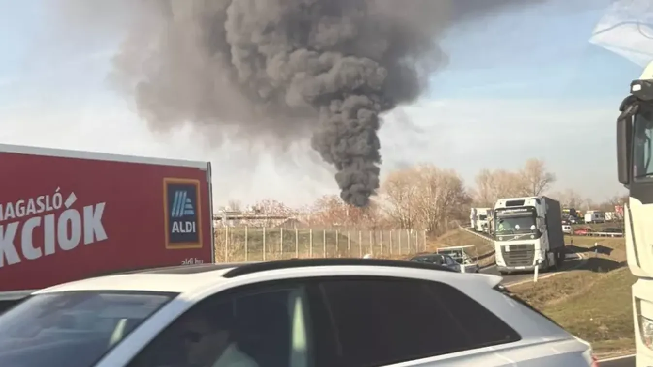 Hatalmas lángokkal ég a szemét az M0-snál, kilométerekre látszik a füstoszlop
