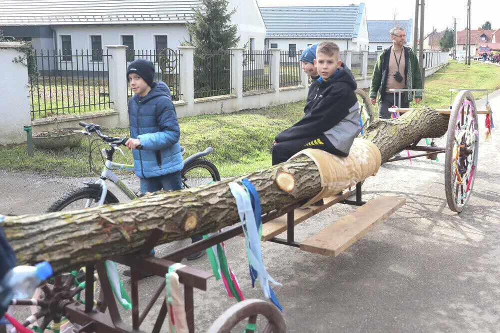 002-RonkhuzasTaplan-CSG_3825