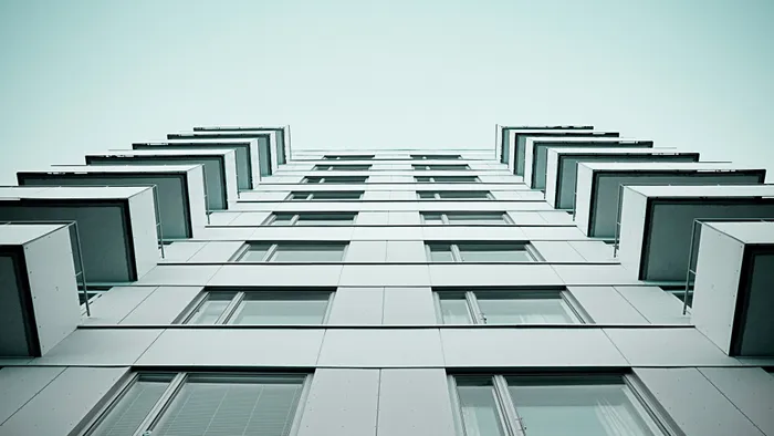 Kiesett a kilencedik emeletről egy 1,5 éves kisfiú