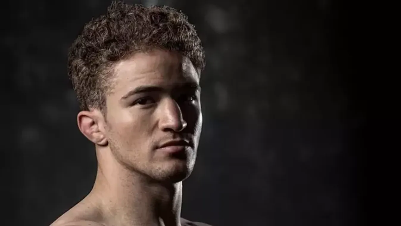 Orbán Viktor mögött ült az évértékelőn! "Bűnéért” az MMA-harcos influenszert coming outra kényszerítette a balliberális oldal