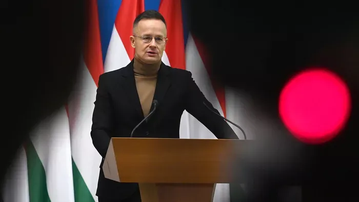 Szijjártó Péter: 450 új munkahely jön létre Jászfényszarun