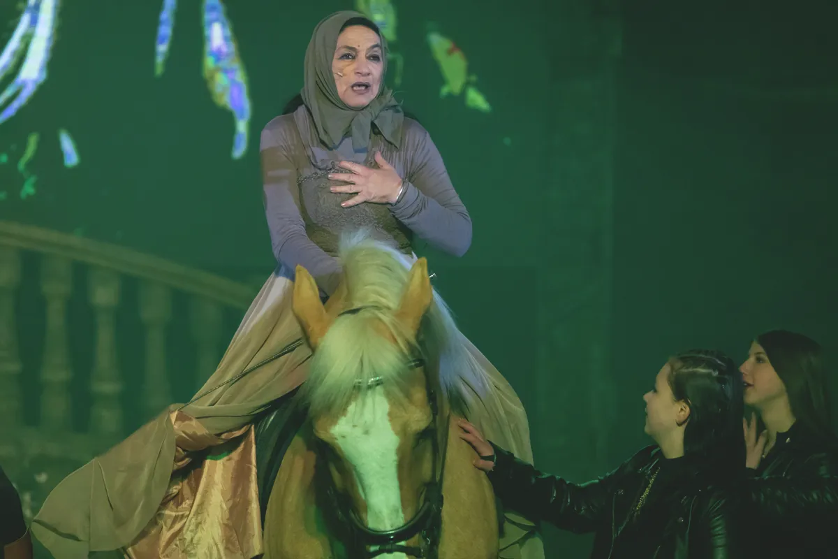 20250215_lovasszinhaz_MW_bulvar_05