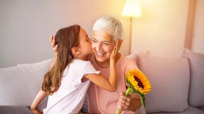 Így alakíts ki az unokáddal mély, érzelmi köteléket