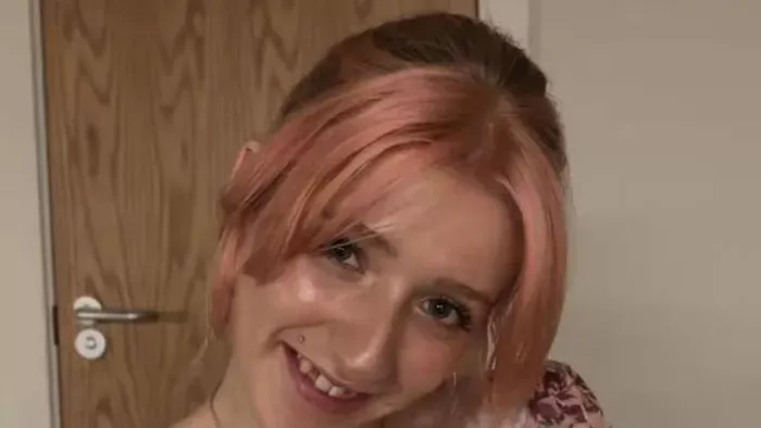 Drogfüggőnek hisznek, mert esnek ki a fogaim, de ez betegség