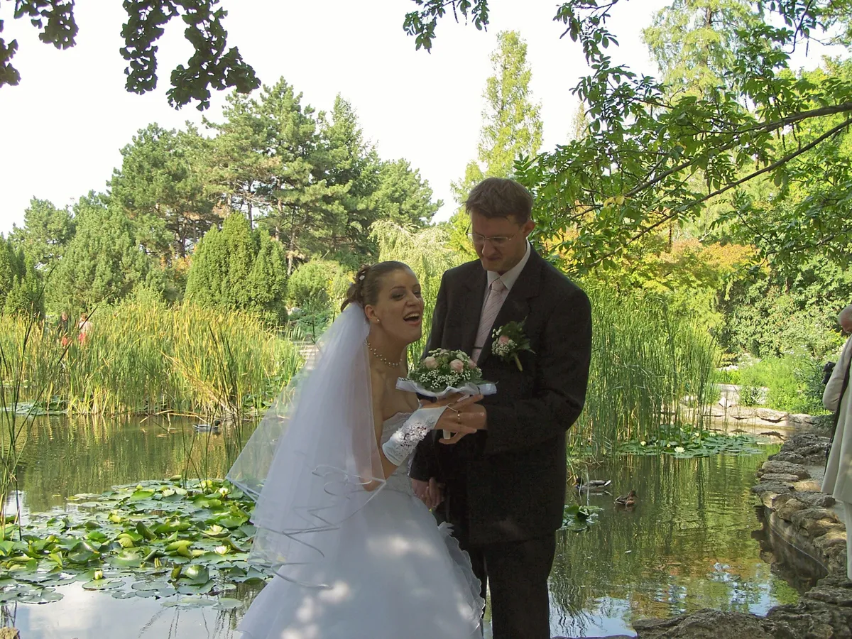 Az esküvőjükön Ágó segítséggel, de tudott még járni