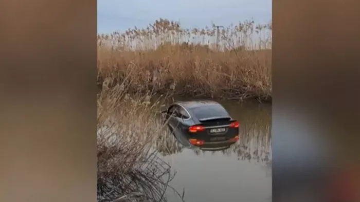 Semmire sem emlékszik a sofőr, aki belehajtott a Berettyóba