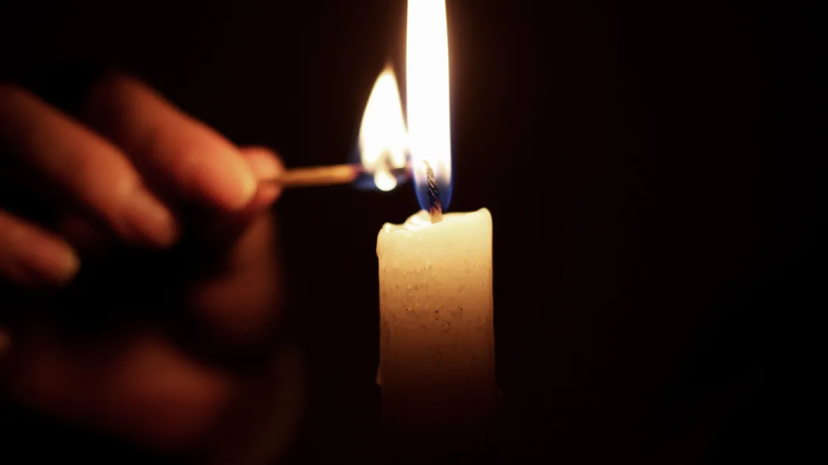 Gyertyagyújtás a Gyertyaszentelő Boldogasszony napján