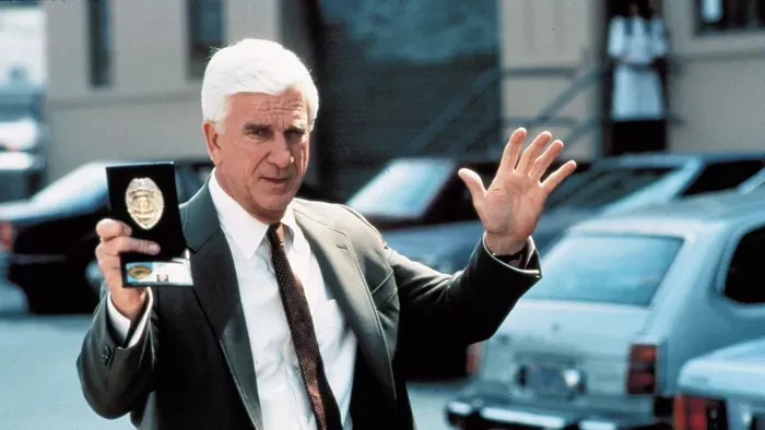  Leslie Nielsen színészi karrierje szomorú okból indult el