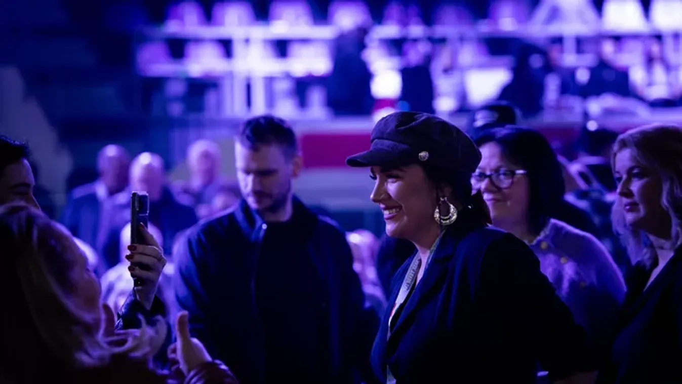 Nem hiszed el, ki tűnt fel a tömegben a Háborúellenes Gyűlésen! - itt vannak az első fotók