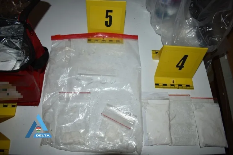  Igazoltatás közben bukott le a kábítószer-kereskedő 