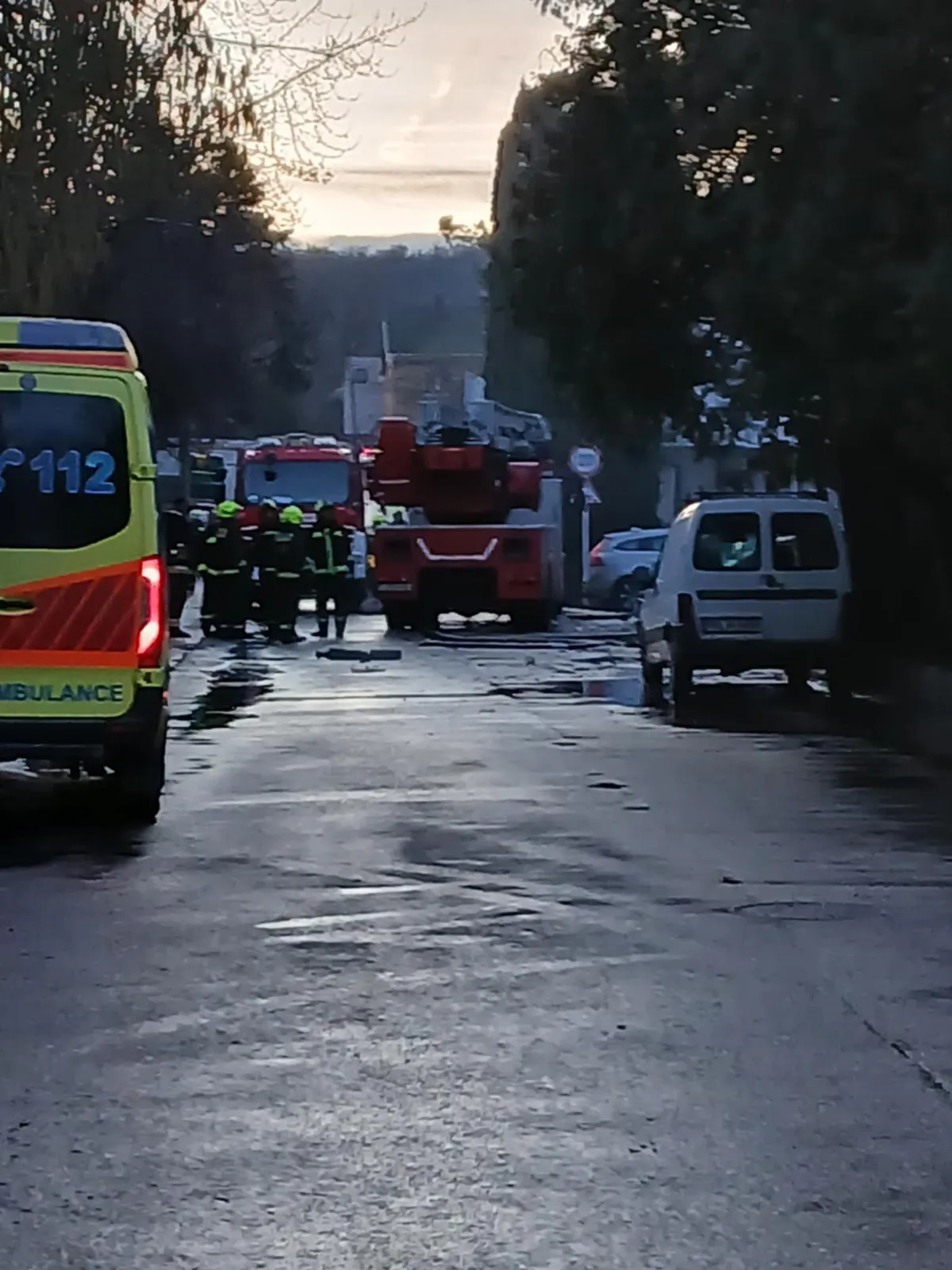 Hatalmas tűz volt Budakeszin, egy munkásszálló égett.