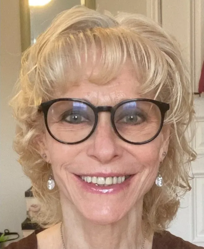 Nagymama néven szórakozott pornós oldalakon a tanító