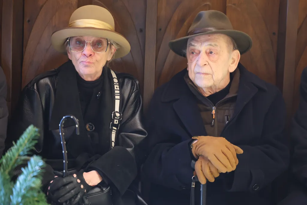 2026.02.19
Voith Ági temetés
Bodrogi Gyula és Angéla