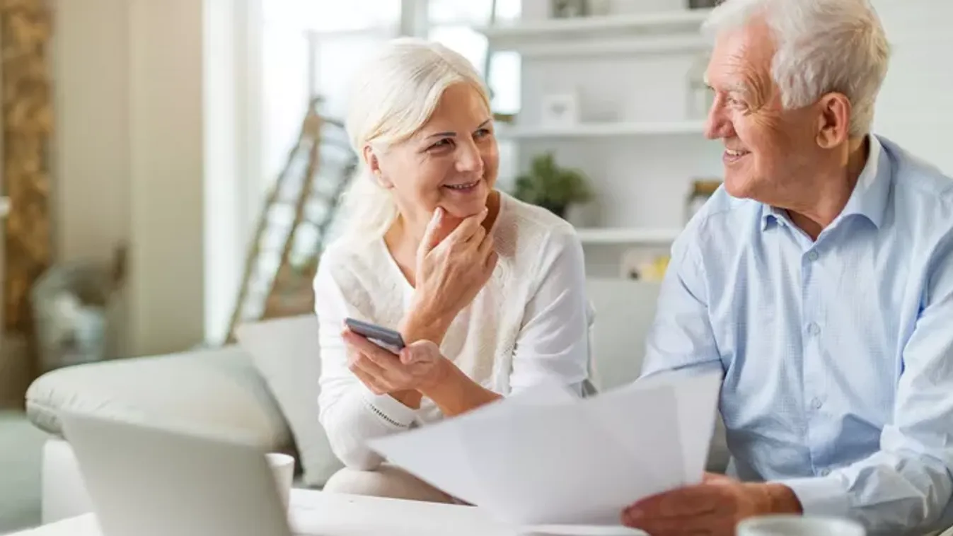 Jó hír az időseknek, célegyenesben a 13. és 14. havi nyugdíj kifizetése